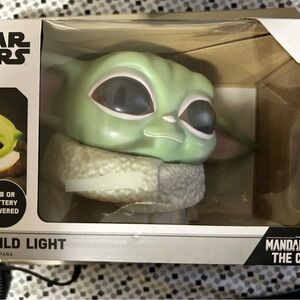 Star Wars Mandalorian Child Light - Green and White